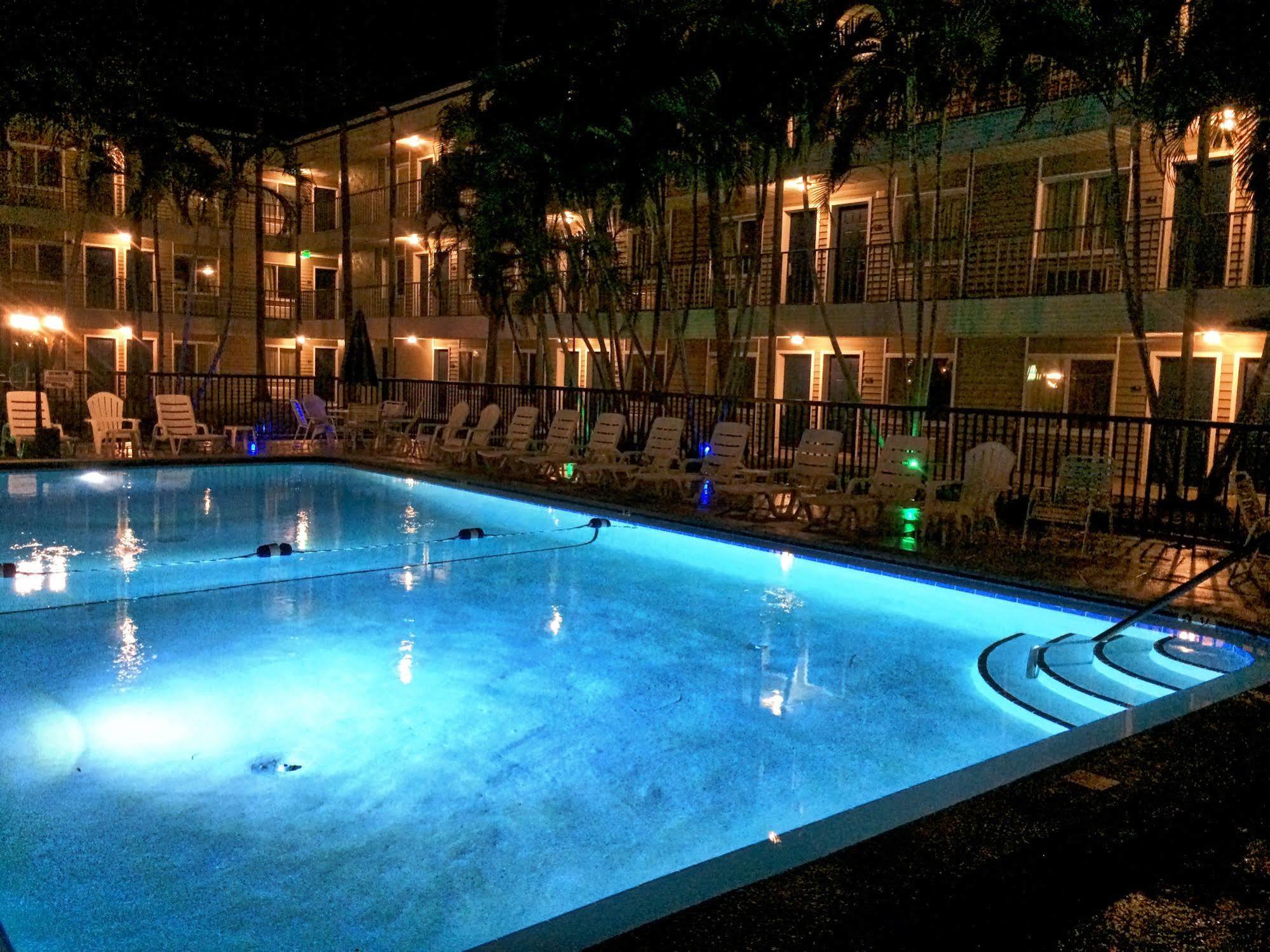 Lantern Inn & Suites - Sarasota South Bradenton Exterior foto
