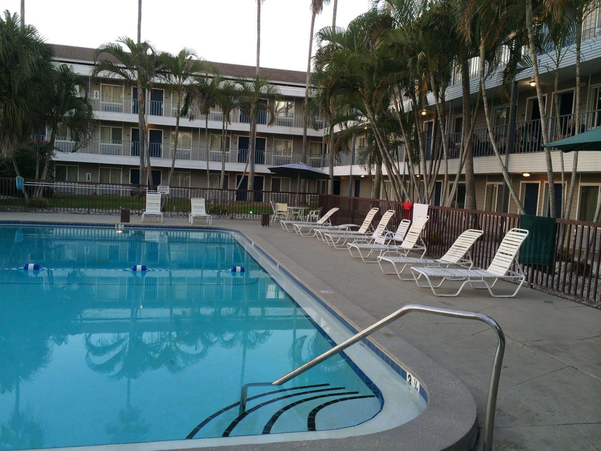 Lantern Inn & Suites - Sarasota South Bradenton Exterior foto